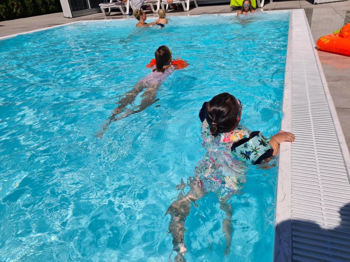 Hotel Osrodek Sea Star Premium Sarbinowo Esterno foto